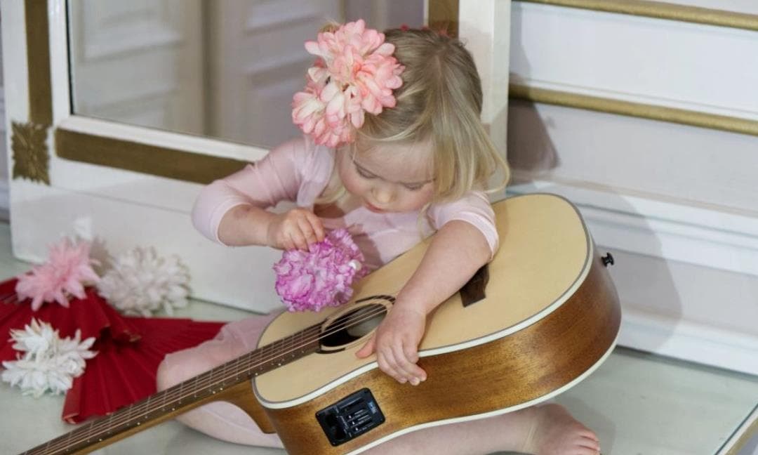 Juuresta latvaan - Flamencoa ja bluesia lasten hyväksi